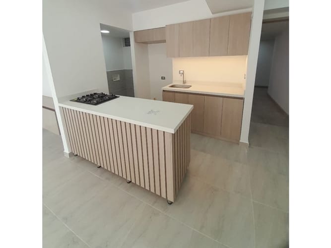 Apartamento de 2 alcobas en venta en Fabricato, Bello, 64 m² · foto 2 de 14
