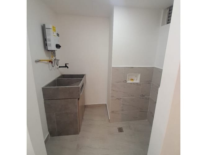 Apartamento de 2 alcobas en venta en Fabricato, Bello, 64 m² · foto 7 de 14