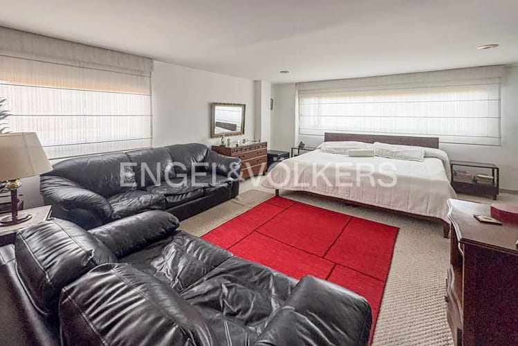Apartamento de 3 alcobas en venta en La Carolina, Bogotá, 159 m² · foto 7 de 16