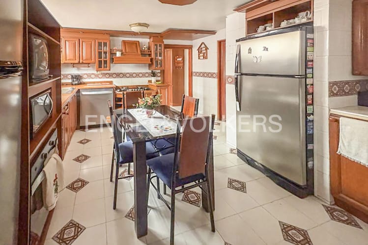 Apartamento de 3 alcobas en venta en La Carolina, Bogotá, 159 m² · foto 5 de 16