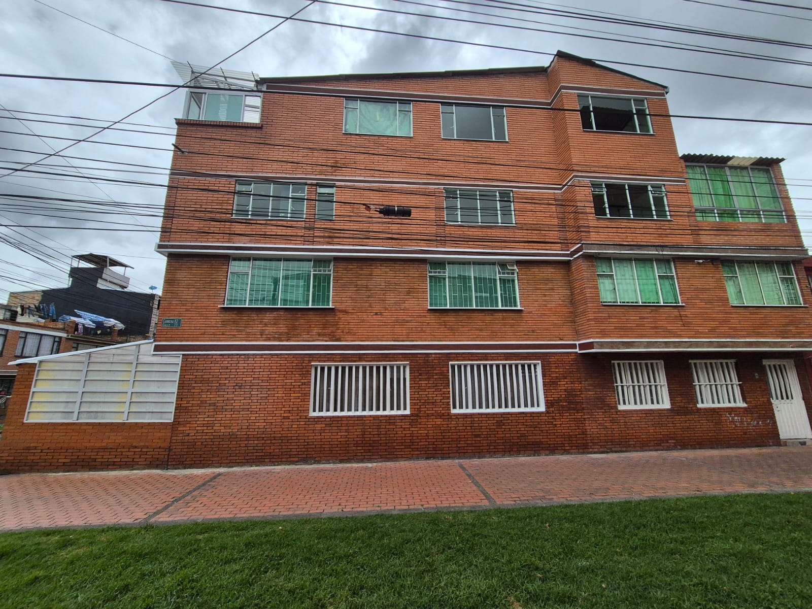 Casa en venta en Engativá, Bogotá · foto 2 de 20