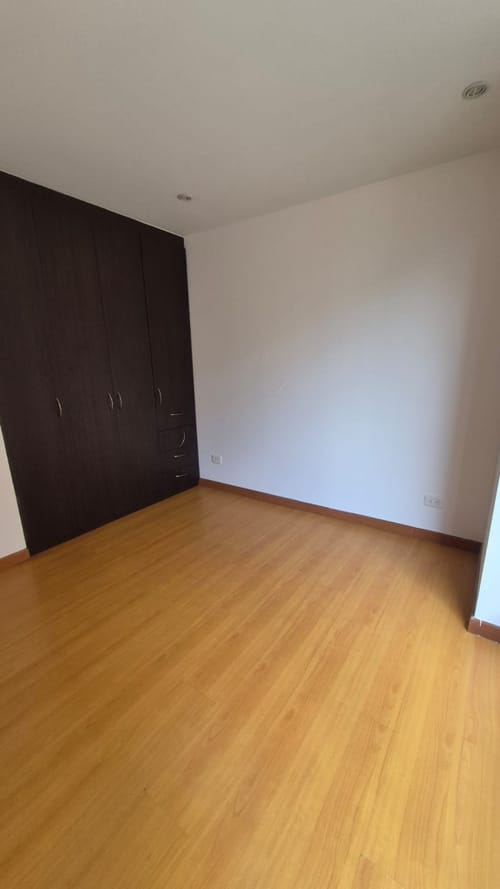 Apartamento de 2 alcobas en arriendo en Santa Barbara Central, Bogotá, 72 m² · foto 8 de 22