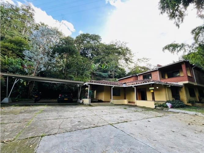 Casa de 4 alcobas en venta en La Catedral, Envigado, 430 m² · foto 4 de 24