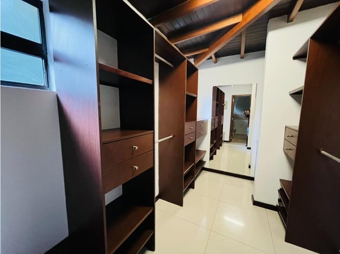 Casa de 4 alcobas en venta en La Catedral, Envigado, 430 m² · foto 11 de 24