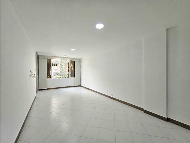 Apartamento de 2 alcobas en venta en Belén Miravalle, Medellín, 66 m² · foto 2 de 23