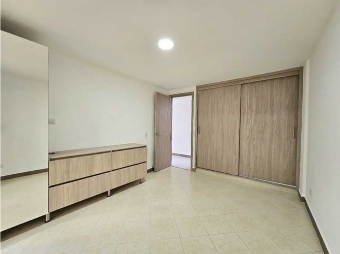 Apartamento de 2 alcobas en venta en Belén Miravalle, Medellín, 66 m² · foto 19 de 23