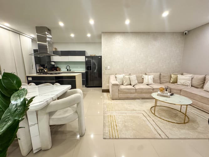 Apartamento de 3 alcobas en venta en Cabecera Del Llano, Bucaramanga, 107 m² · foto 2 de 14