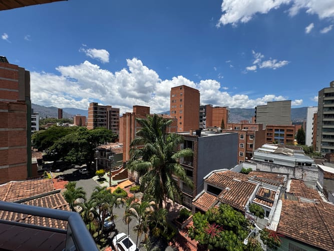 Apartamento de 3 alcobas en venta en La Castellana, Medellín, 100 m² · foto 4 de 16