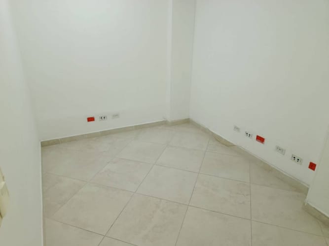 Oficina en arriendo en Florida Nueva, Medellín, 160 m² · foto 6 de 12