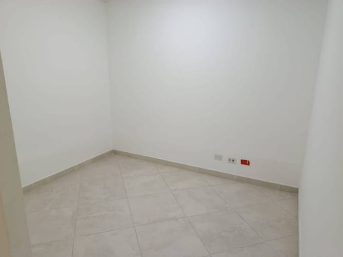 Oficina en arriendo en Florida Nueva, Medellín, 160 m² · foto 7 de 12