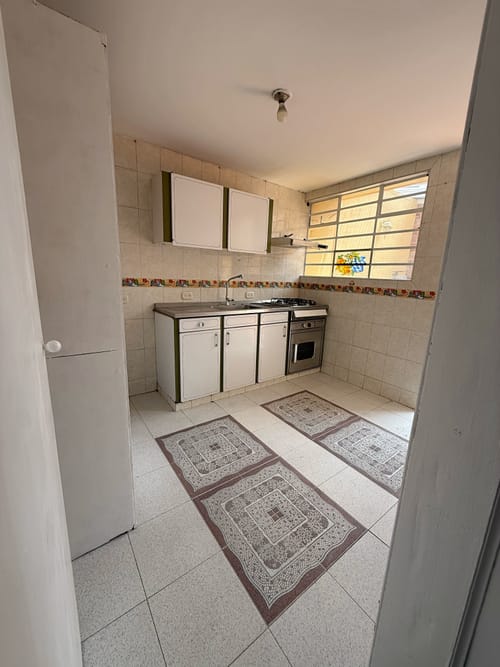 Casa de 6 alcobas en arriendo en Barrios Unidos, Bogotá, 160 m² · foto 5 de 20