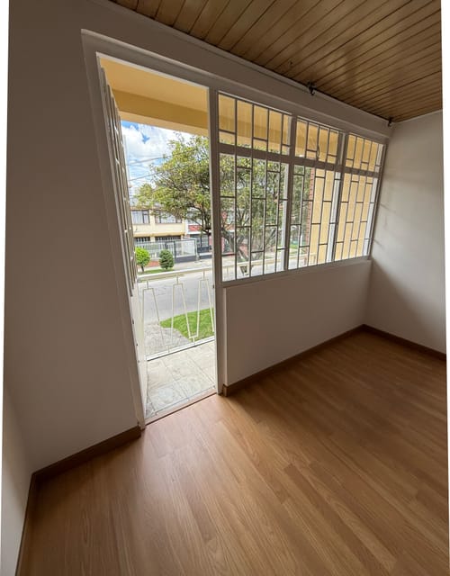 Casa de 6 alcobas en arriendo en Barrios Unidos, Bogotá, 160 m² · foto 8 de 20