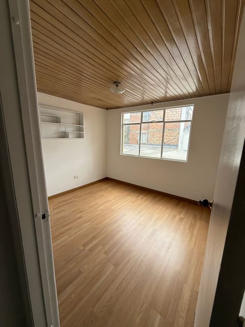 Casa de 6 alcobas en arriendo en Barrios Unidos, Bogotá, 160 m² · foto 11 de 20