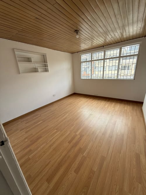 Casa de 6 alcobas en arriendo en Barrios Unidos, Bogotá, 160 m² · foto 12 de 20