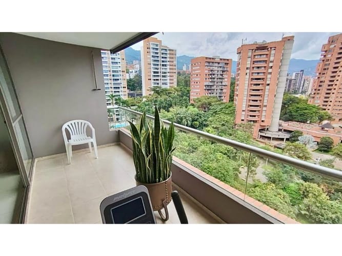Apartamento de 3 alcobas en venta en Los Balsos, Medellín, 147 m² · foto 2 de 23