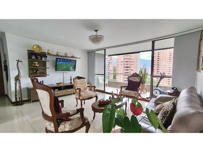 Apartamento de 3 alcobas en venta en Los Balsos, Medellín, 147 m² · foto 5 de 23