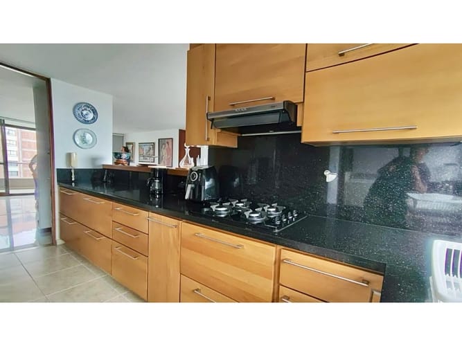 Apartamento de 3 alcobas en venta en Los Balsos, Medellín, 147 m² · foto 9 de 23