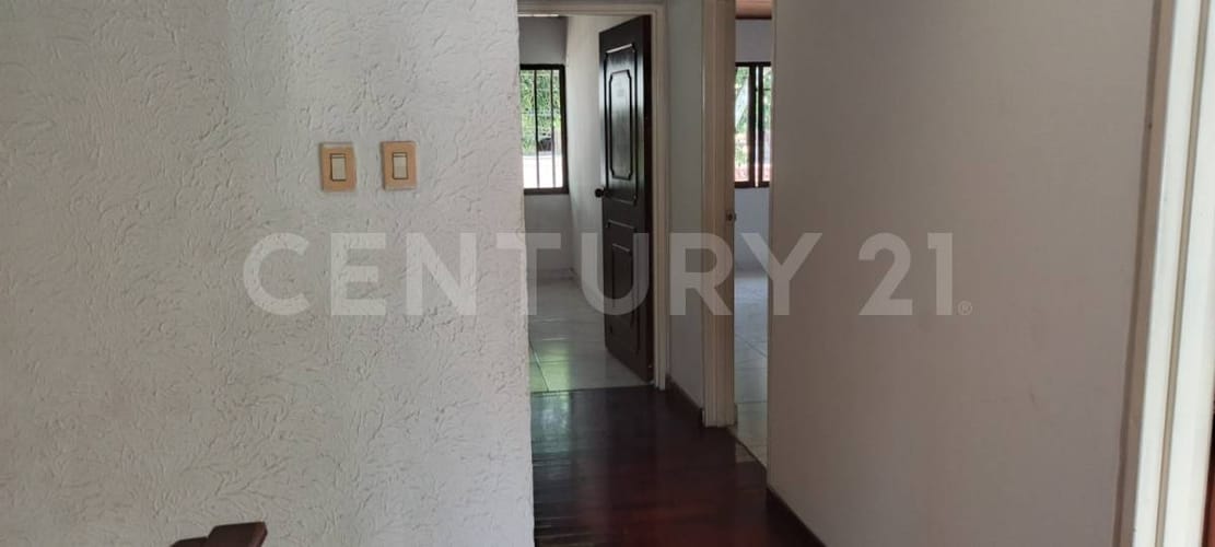 Casa de 5 alcobas en venta en La Merced, Cali, 308 m² · foto 5 de 16