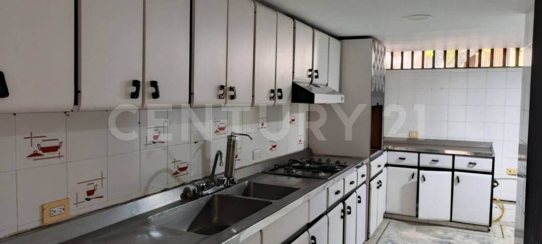 Casa de 5 alcobas en venta en La Merced, Cali, 308 m² · foto 9 de 16