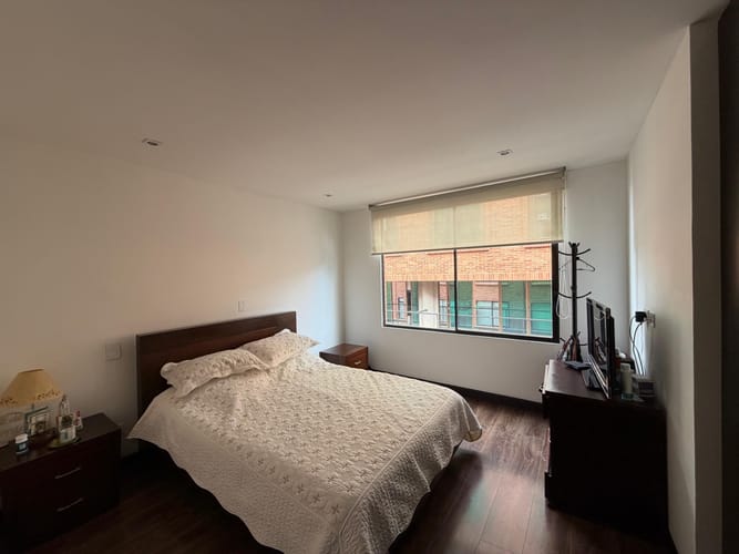 Apartamento de 3 alcobas en venta en Chicó Navarra, Bogotá, 135 m² · foto 13 de 24