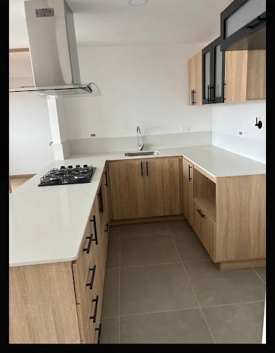Apartamento de 3 alcobas en venta en Rionegro, 71 m² · foto 2 de 15