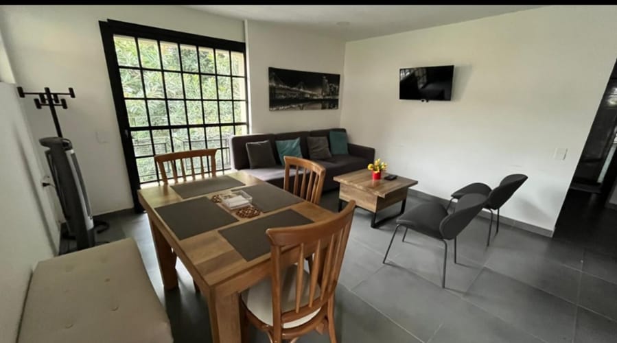 Casa de 5 alcobas en venta en Campo Valdes No.2, Medellín, 250 m² · foto 7 de 11