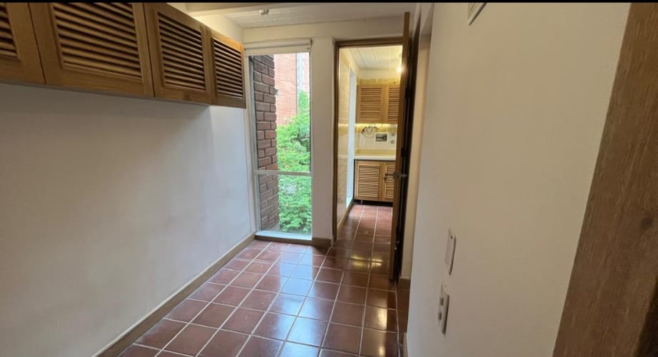 Apartamento de 4 alcobas en venta en Vía Las Palmas, Medellín, 85 m² · foto 4 de 11