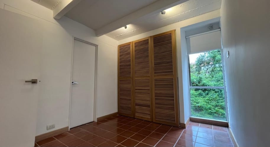 Apartamento de 4 alcobas en venta en Vía Las Palmas, Medellín, 85 m² · foto 7 de 11