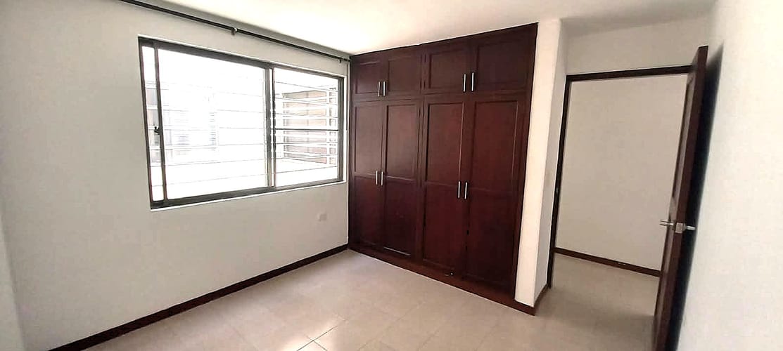 Apartamento de 4 alcobas en arriendo en Los Cambulos, Cali, 125 m² · foto 15 de 20