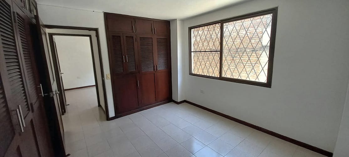 Apartamento de 4 alcobas en arriendo en Los Cambulos, Cali, 125 m² · foto 19 de 20
