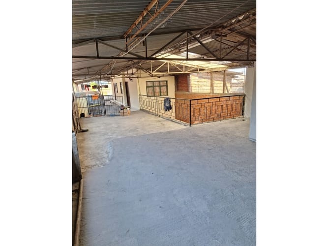 Casa de 5 alcobas en venta en Cristobal Colon, Cali, 337 m² · foto 3 de 21