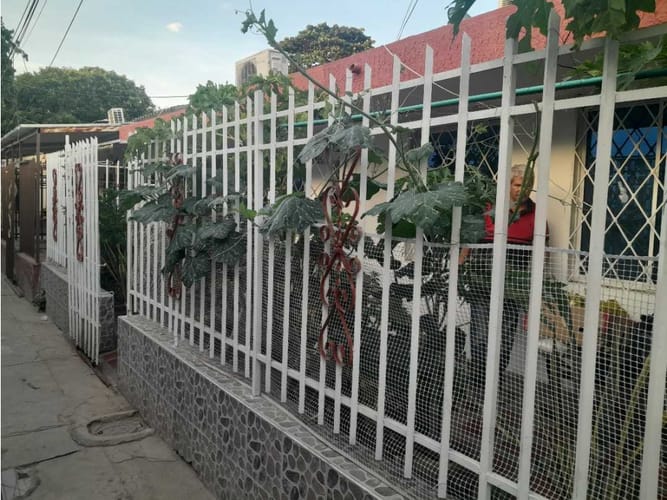 Casa de 3 alcobas en venta en Almendros, Santa Marta, 95 m² · foto 2 de 9