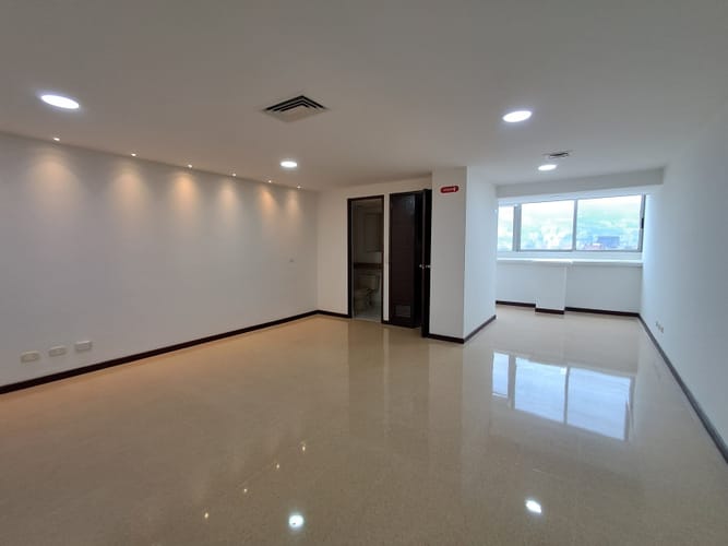 Oficina en arriendo en Las Acacias, Medellín, 41 m² · foto 3 de 9