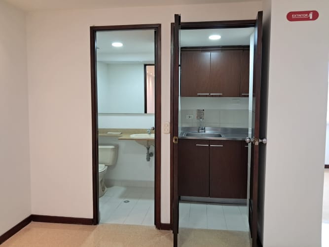 Oficina en arriendo en Las Acacias, Medellín, 41 m² · foto 7 de 9