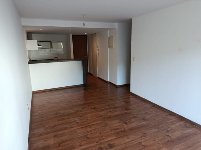 Alquiler Apartamento 1 dormitorio con Cochera en Malvín a una cuadra de la Rambla! · Foto 4