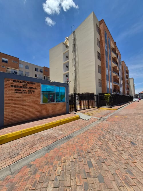 Apartamento de 3 alcobas en arriendo en Conjunto Residencial Reservas De Mallorca, Mosquera, 72 m² · foto 22 de 24