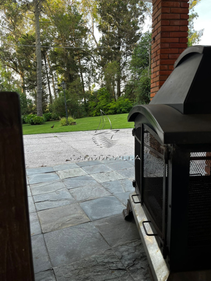 Alquiler anual Casa 3 dormitorios en barrio privado Punta del Este · Foto 2