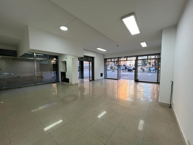 Local en venta en Villa Nueva, Medellín, 127 m² · foto 2 de 21