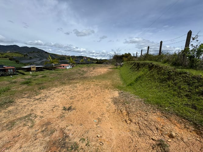 Lote en venta en Guarino, El Carmen de Viboral, 909 m² · foto 7 de 16