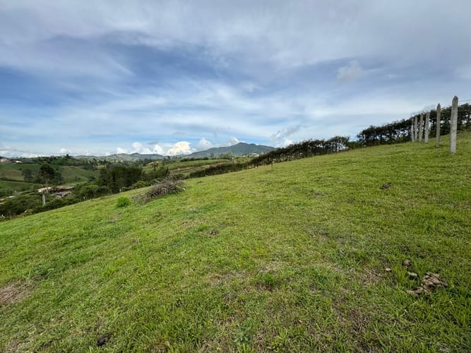 Lote en venta en El Carmen De Viboral, El Carmen de Viboral, 2133 m² · foto 3 de 12