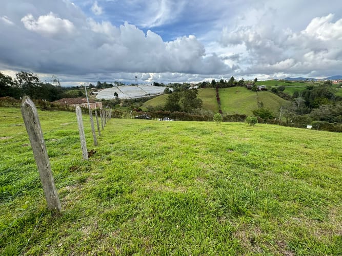 Lote en venta en El Carmen De Viboral, El Carmen de Viboral, 2133 m² · foto 4 de 12