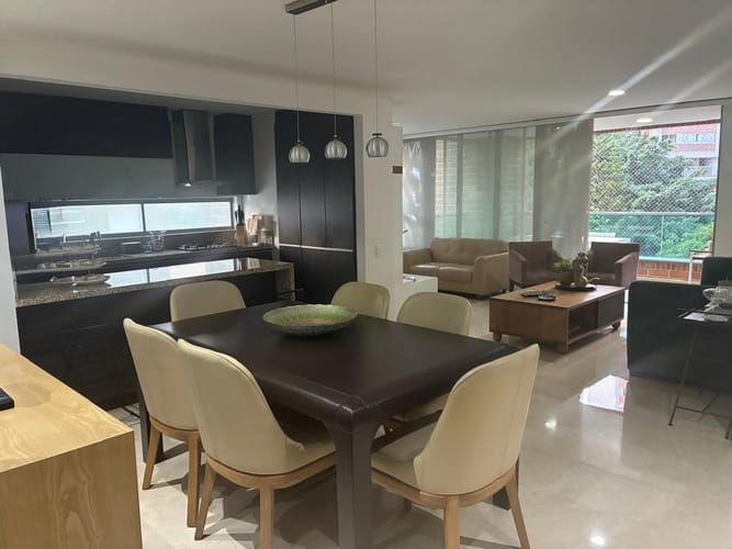 Apartamento de 4 alcobas en venta en El Poblado, Medellín, 150 m² · foto 17 de 18