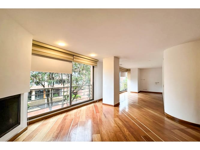 Apartamento de 2 alcobas en arriendo en Chicó Reservado, Bogotá, 134 m² · foto 2 de 11