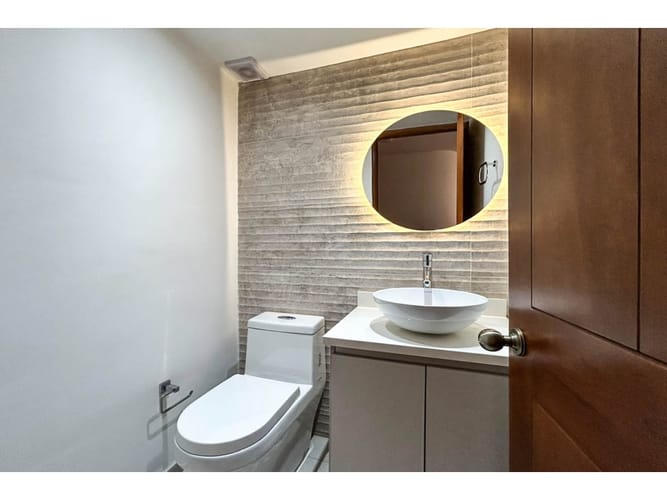 Apartamento de 2 alcobas en arriendo en Chicó Reservado, Bogotá, 134 m² · foto 6 de 11