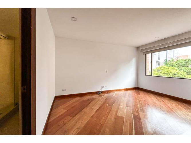 Apartamento de 2 alcobas en arriendo en Chicó Reservado, Bogotá, 134 m² · foto 8 de 11