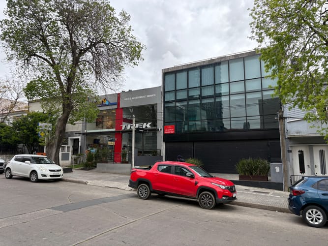 Exclusiva Oficina de Lujo con Ubicación Estratégica Frente al Prestigioso Punta Carretas Shopping · Foto 3