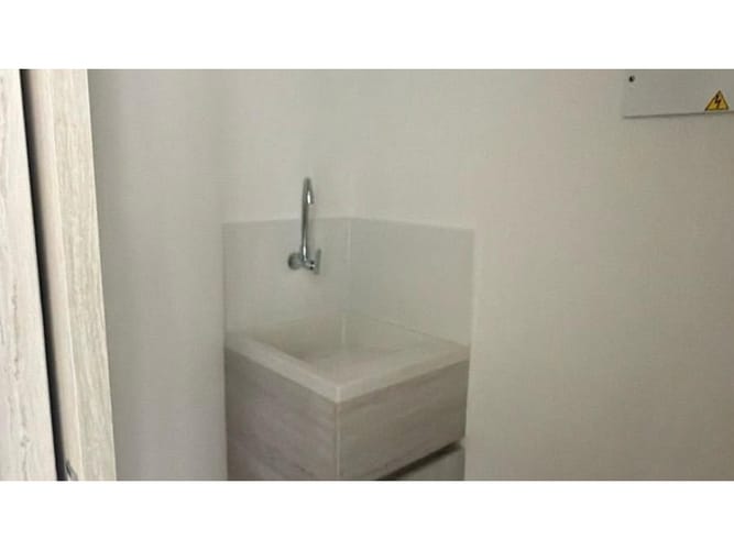 Apartamento de 2 alcobas en venta en Ciudad Del Río, Medellín, 64 m² · foto 2 de 9