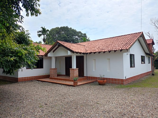 Casa de 3 alcobas en venta en Granjas Forestales Balmoral, Villavicencio, 400 m² · foto 3 de 15