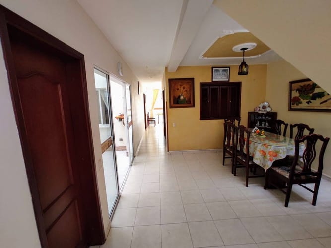 Casa de 4 alcobas en venta en San Alonso, Bucaramanga, 244 m² · foto 2 de 10