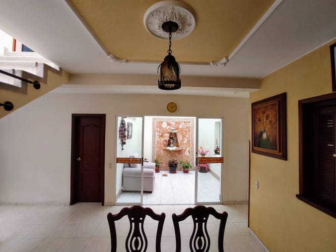 Casa de 4 alcobas en venta en San Alonso, Bucaramanga, 244 m² · foto 3 de 10